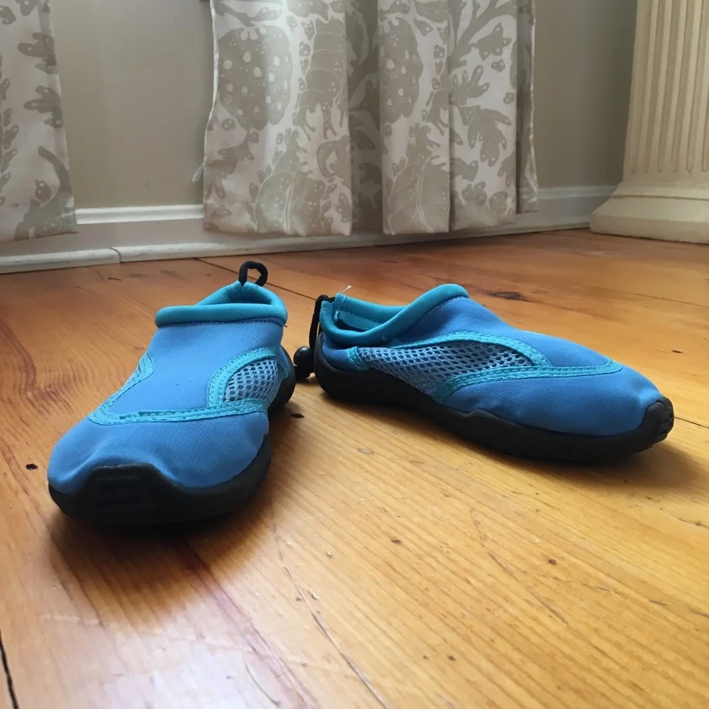 Water shoes